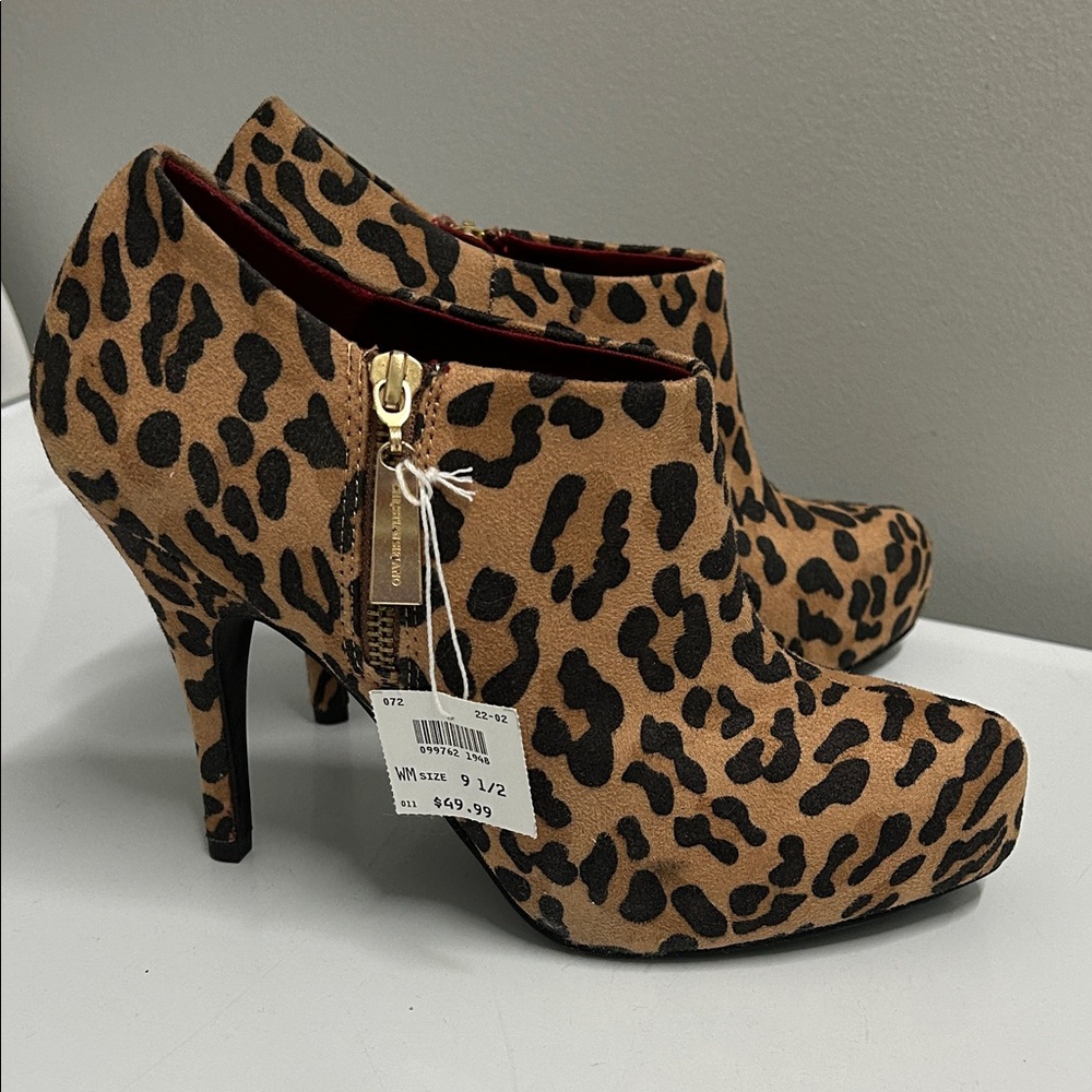 Christian Siriano Leopard Heeled Boots Booties 9.5 NWT - Picture 5 of 14